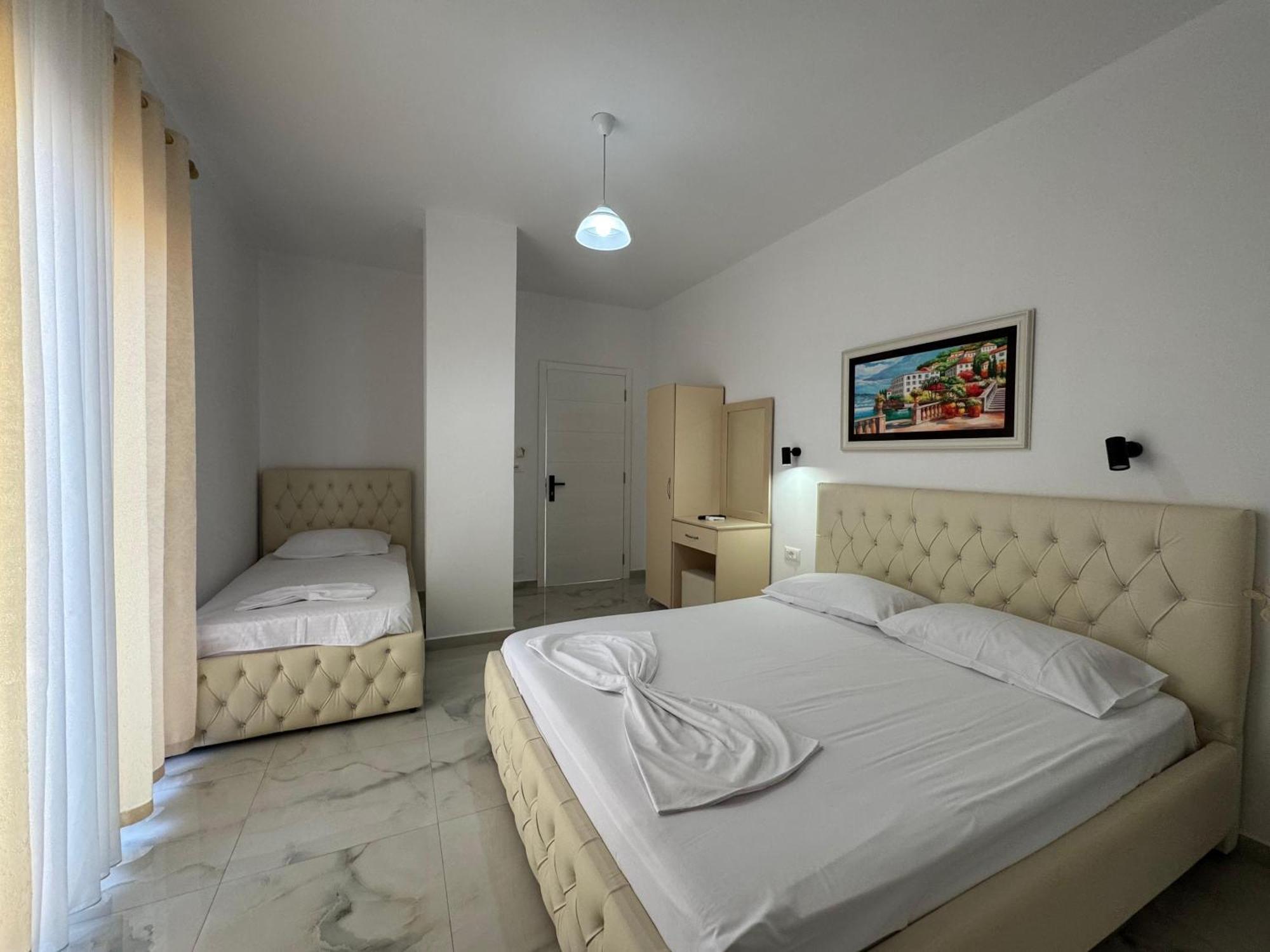 Vila Hergi Sarandë Exterior foto